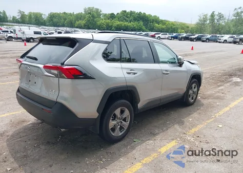 2024 Toyota Rav4 Xle z USA, uszkodzony, nr VIN 2T3P1RFV0RC478979